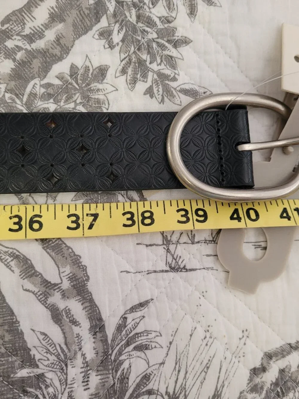 Fossil Black Perforated Leather Belt w/ Silver Tone Buckle Size Medium NWT